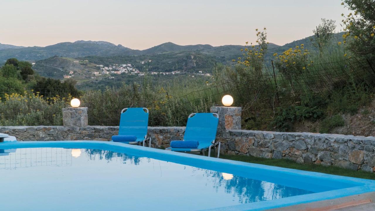 Villa Elia Lambiní Eksteriør billede