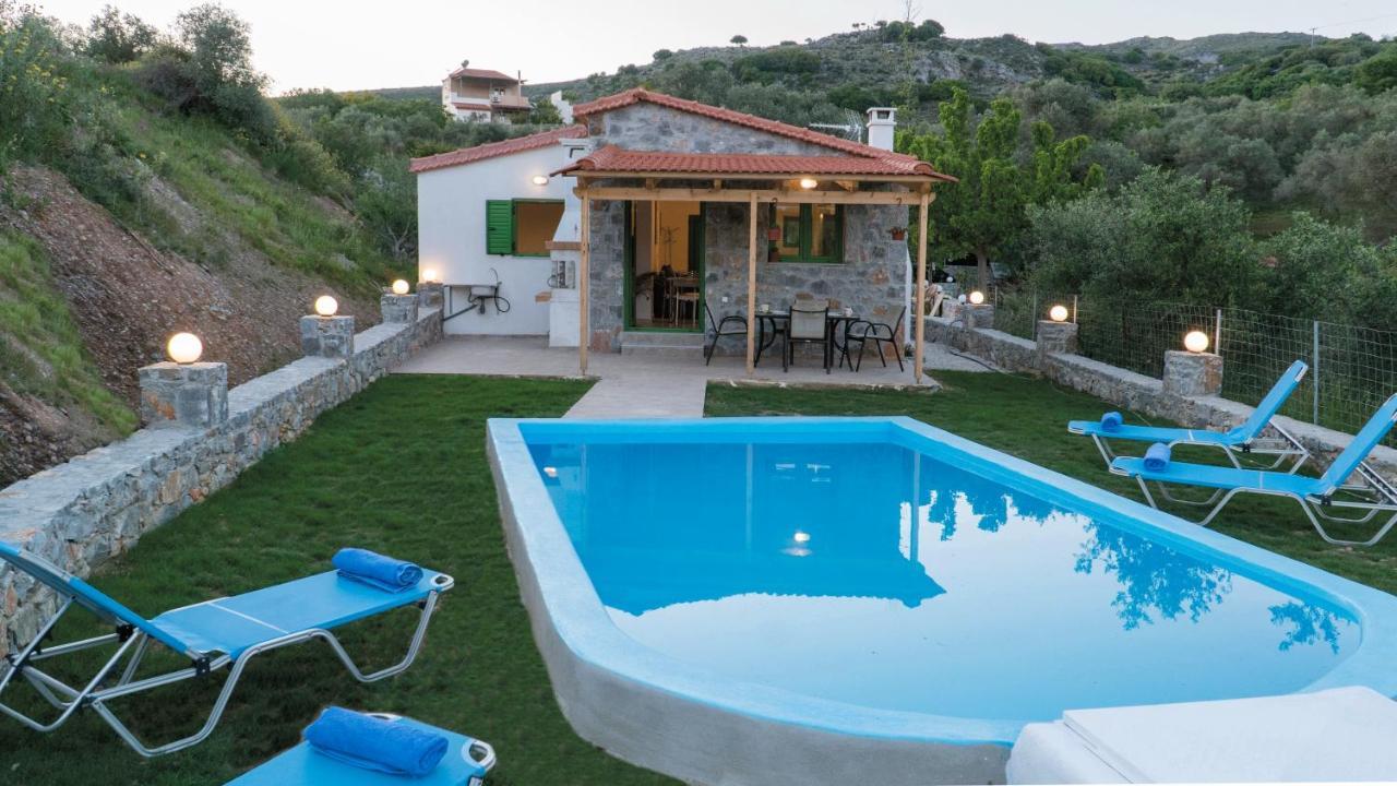 Villa Elia Lambiní Eksteriør billede