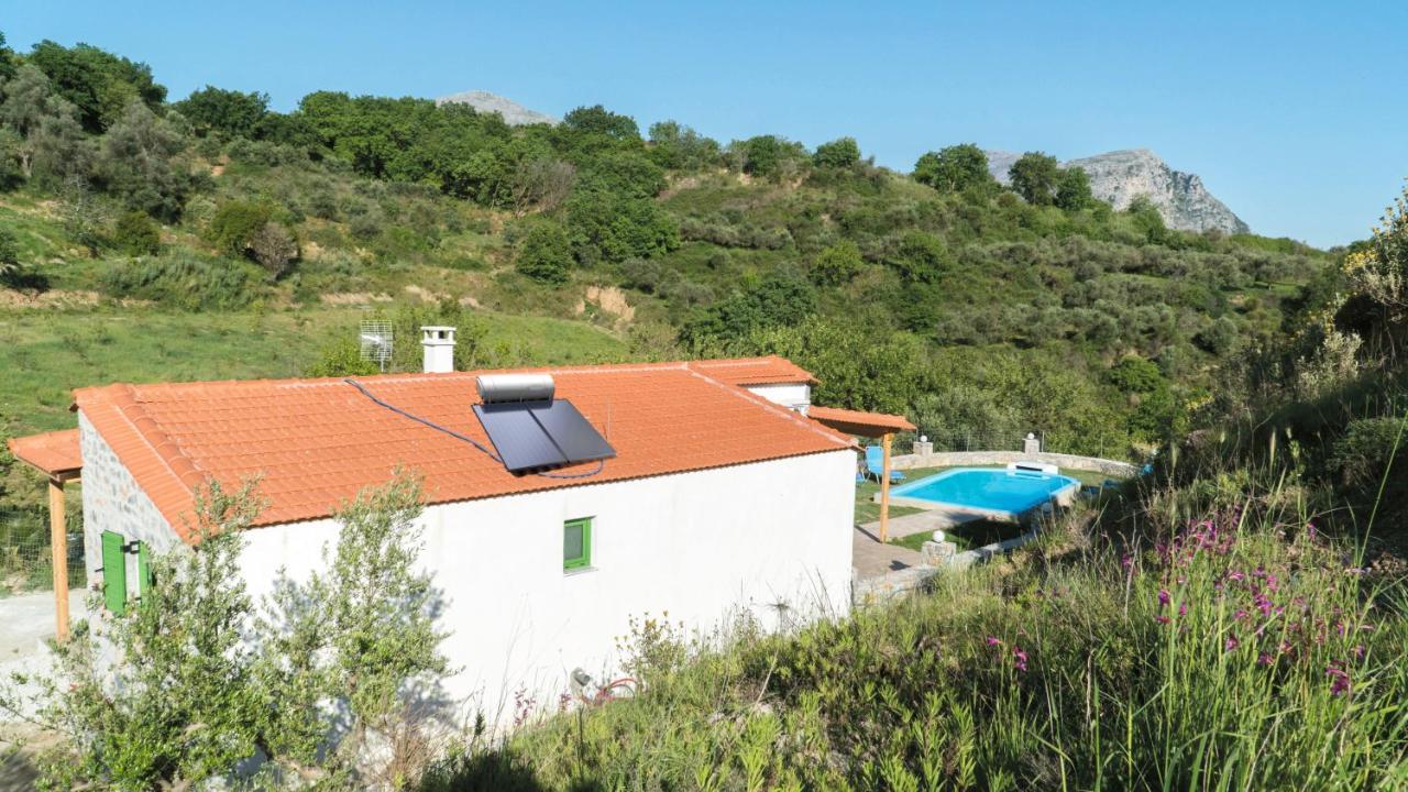 Villa Elia Lambiní Eksteriør billede