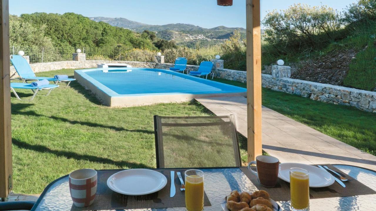 Villa Elia Lambiní Eksteriør billede